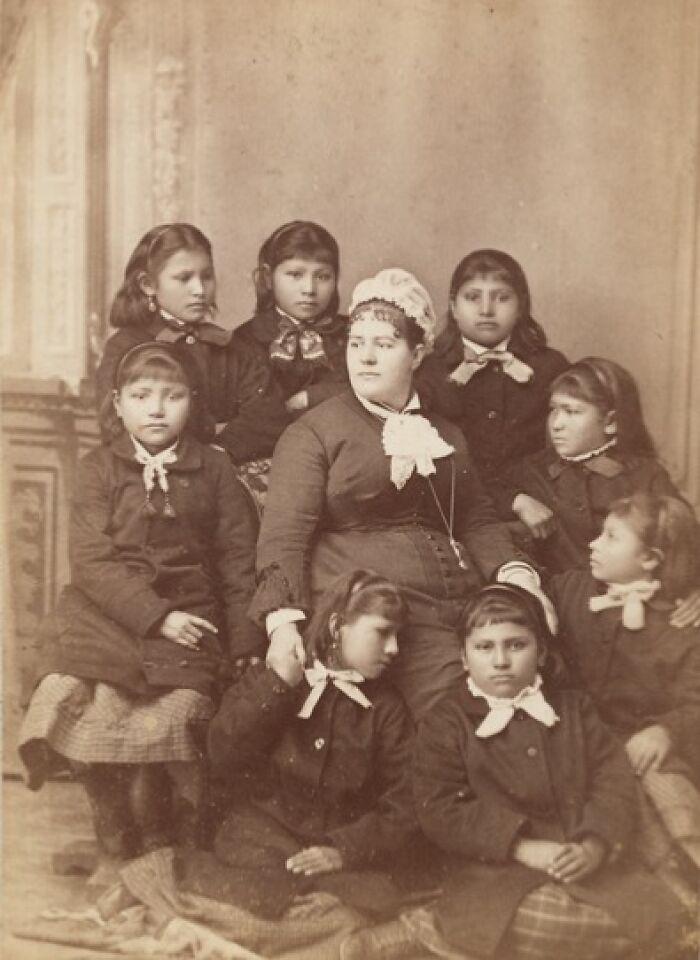 30 Haunting Photos From Native American Boarding Schools In The 1910s