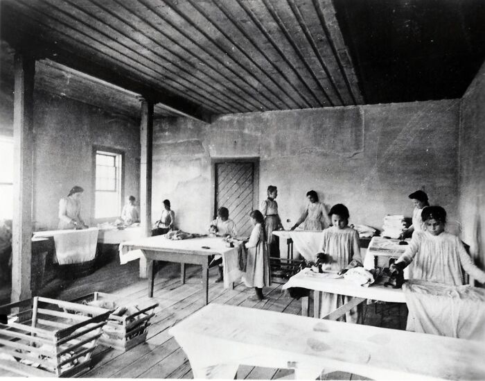 30 Haunting Photos From Native American Boarding Schools In The 1910s