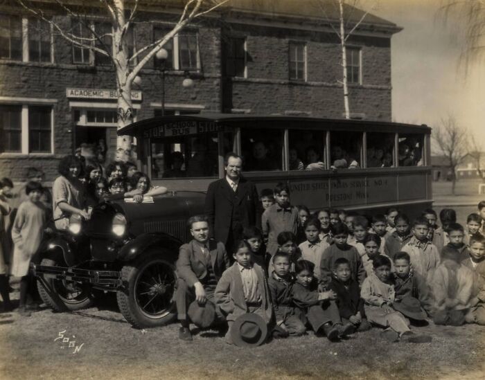 30 Haunting Photos From Native American Boarding Schools In The 1910s
