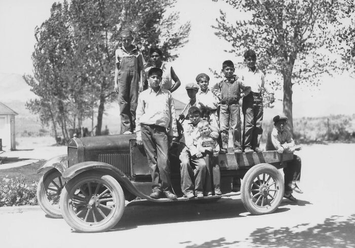 30 Haunting Photos From Native American Boarding Schools In The 1910s