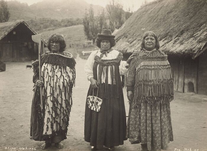 32 Powerful Portraits Of Māori Life A Century Ago