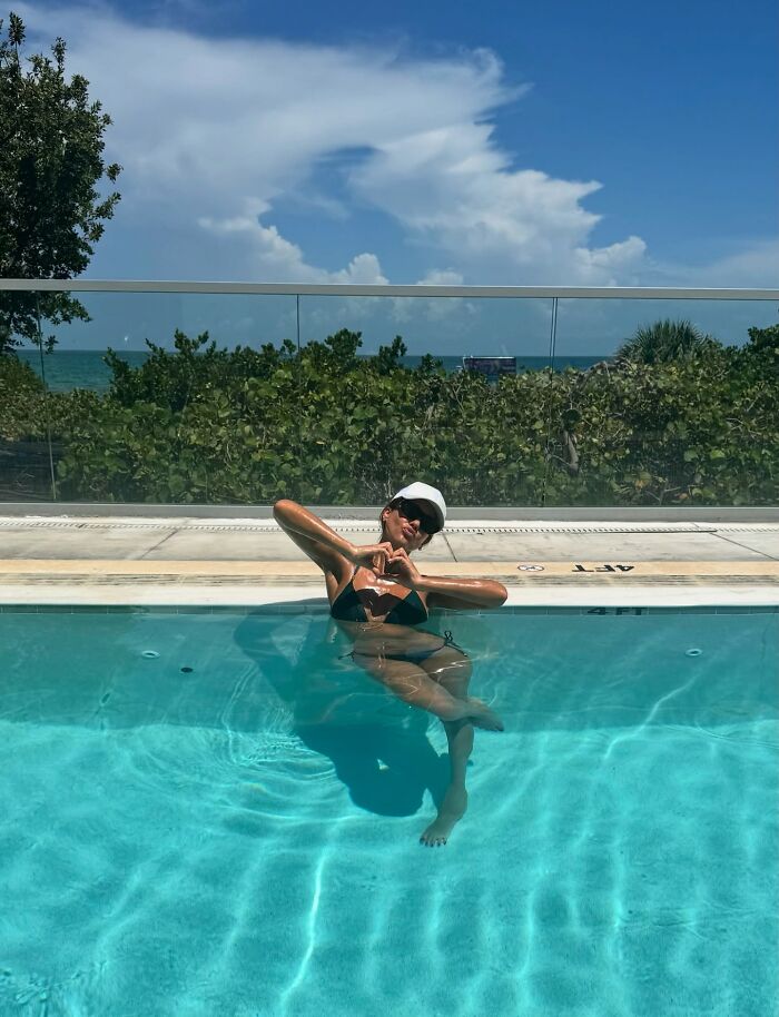 Jessica Alba Stuns With Bikini Body As Ex-Husband Is Spotted Holding Hands With Much Younger Model