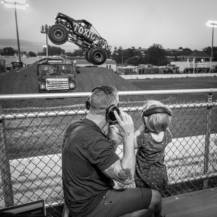50 Powerful Images That Turn Everyday Life Into Visual Stories By This Photographer