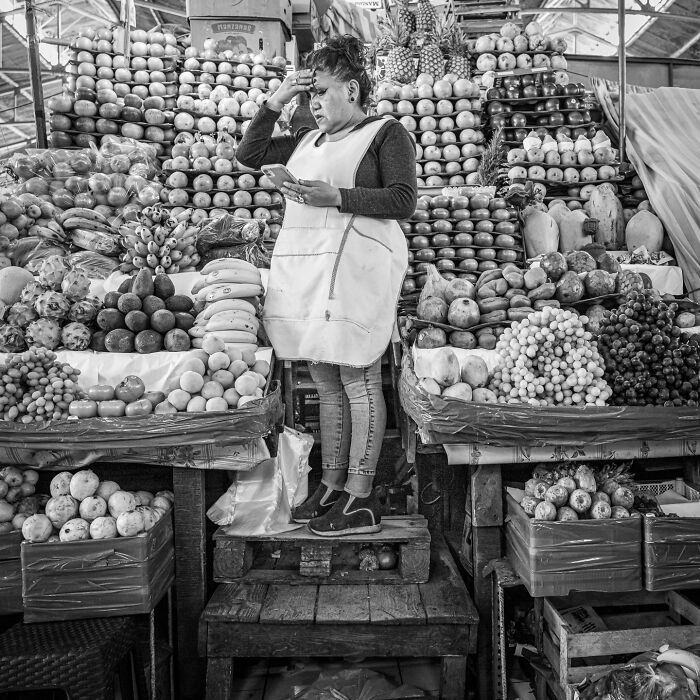50 Powerful Images That Turn Everyday Life Into Visual Stories By This Photographer