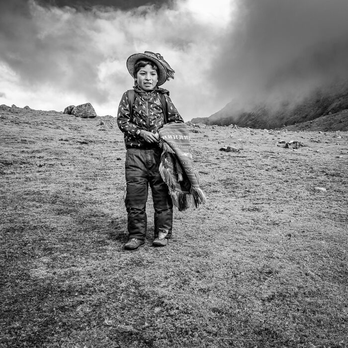 50 Powerful Images That Turn Everyday Life Into Visual Stories By This Photographer