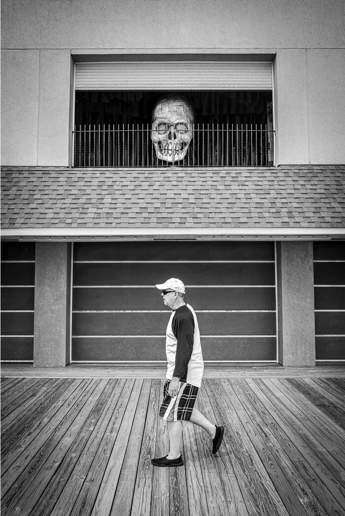 50 Powerful Images That Turn Everyday Life Into Visual Stories By This Photographer