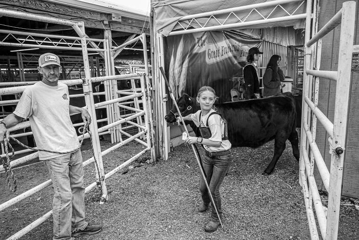 50 Powerful Images That Turn Everyday Life Into Visual Stories By This Photographer