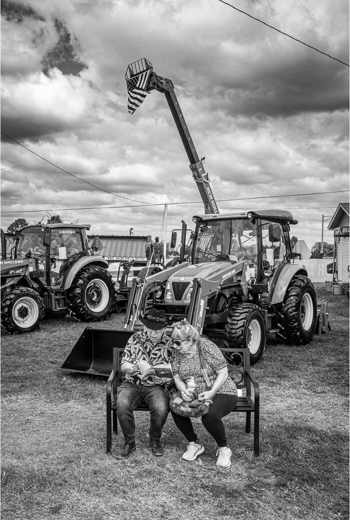 50 Powerful Images That Turn Everyday Life Into Visual Stories By This Photographer
