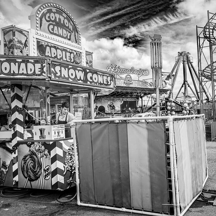 50 Powerful Images That Turn Everyday Life Into Visual Stories By This Photographer