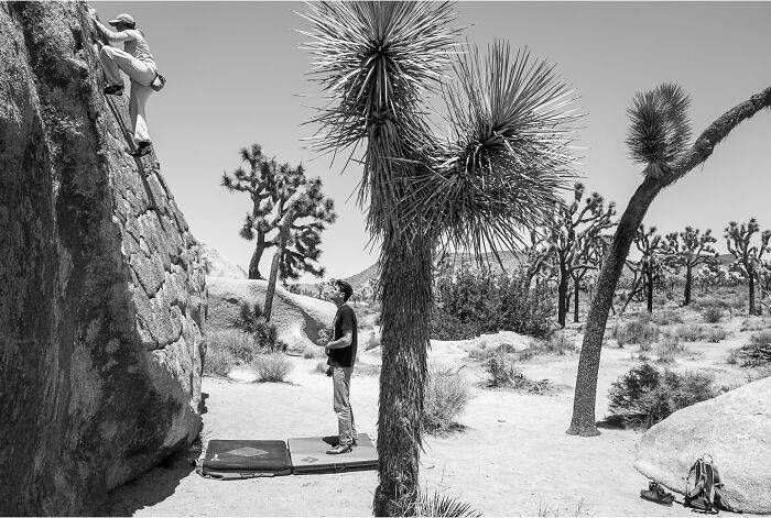 50 Powerful Images That Turn Everyday Life Into Visual Stories By This Photographer
