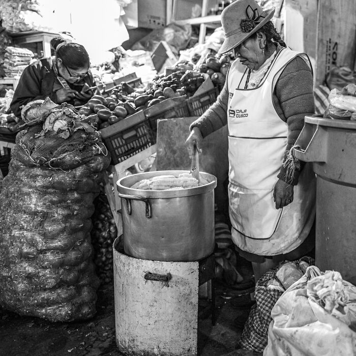 50 Powerful Images That Turn Everyday Life Into Visual Stories By This Photographer