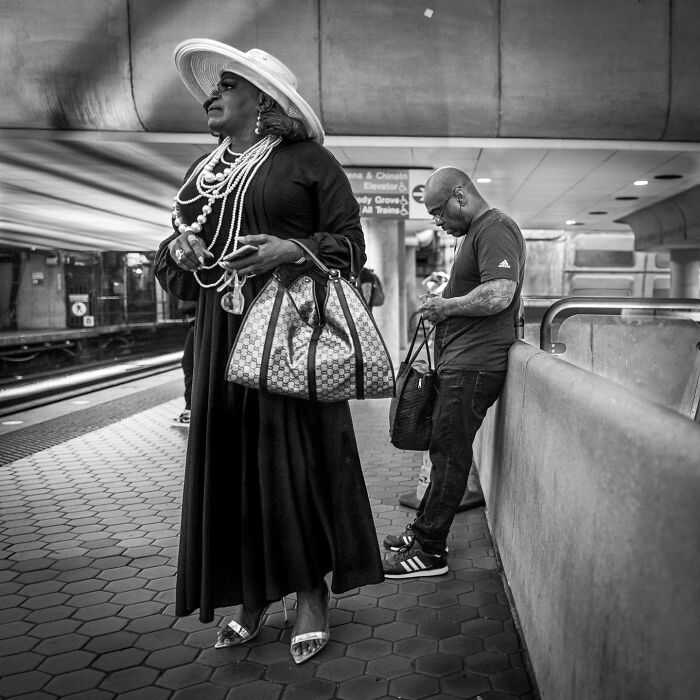 50 Powerful Images That Turn Everyday Life Into Visual Stories By This Photographer