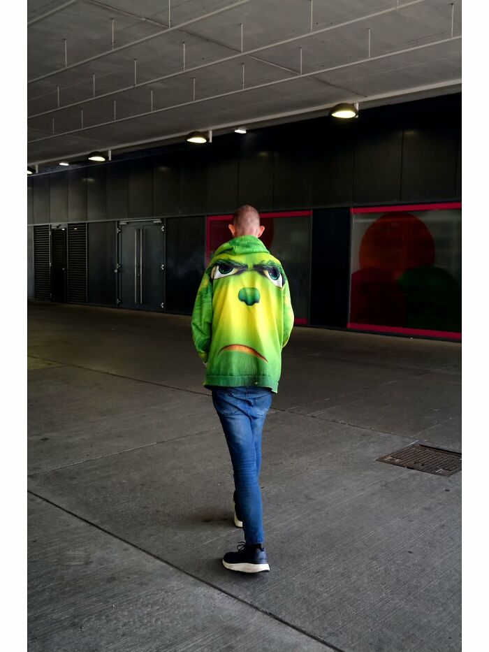 Photographer Captures 50 Of Life’s Unseen, Unposed Moments On The Streets