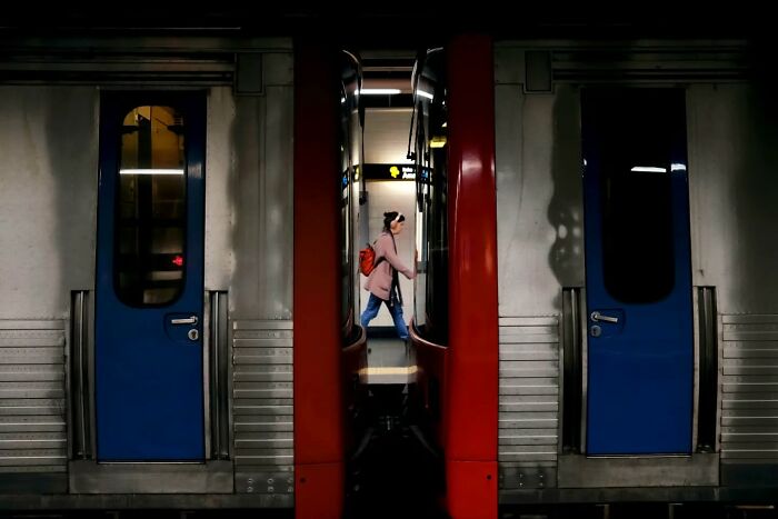 Photographer Captures 50 Of Life’s Unseen, Unposed Moments On The Streets