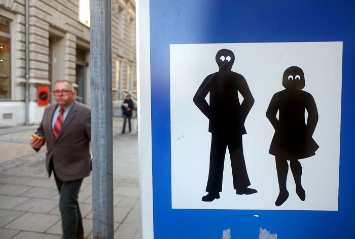 Photographer Captures 50 Of Life’s Unseen, Unposed Moments On The Streets