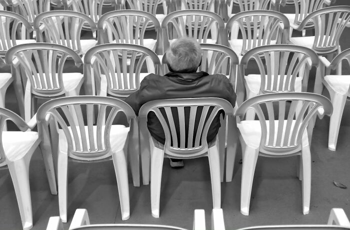 Photographer Captures 50 Of Life’s Unseen, Unposed Moments On The Streets