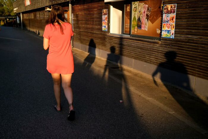 Photographer Captures 50 Of Life’s Unseen, Unposed Moments On The Streets