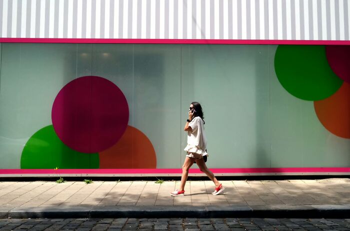 Photographer Captures 50 Of Life’s Unseen, Unposed Moments On The Streets