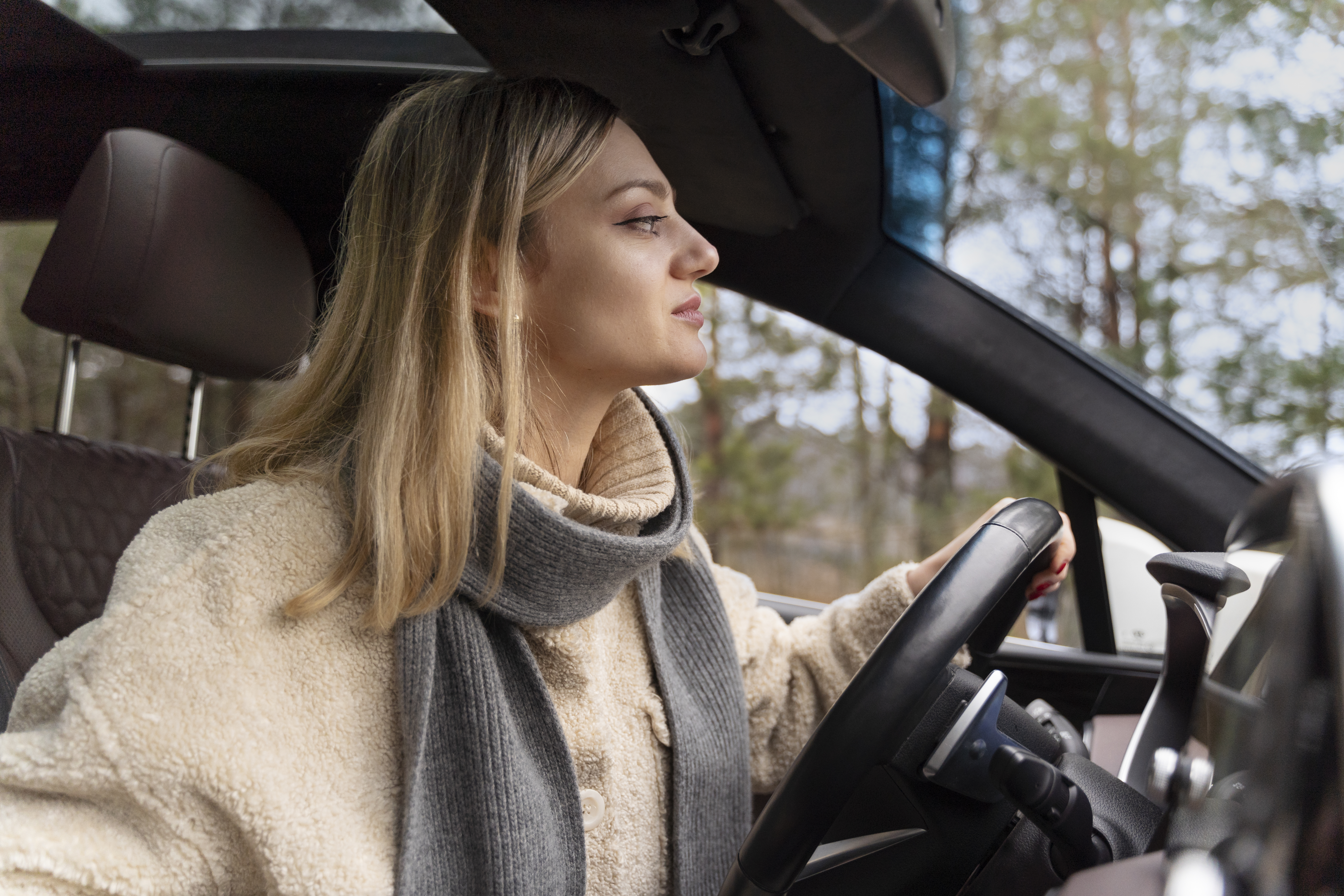Sister Lies About Road Trip Plans, Then Cries To The Whole Family When Her Sister Leaves