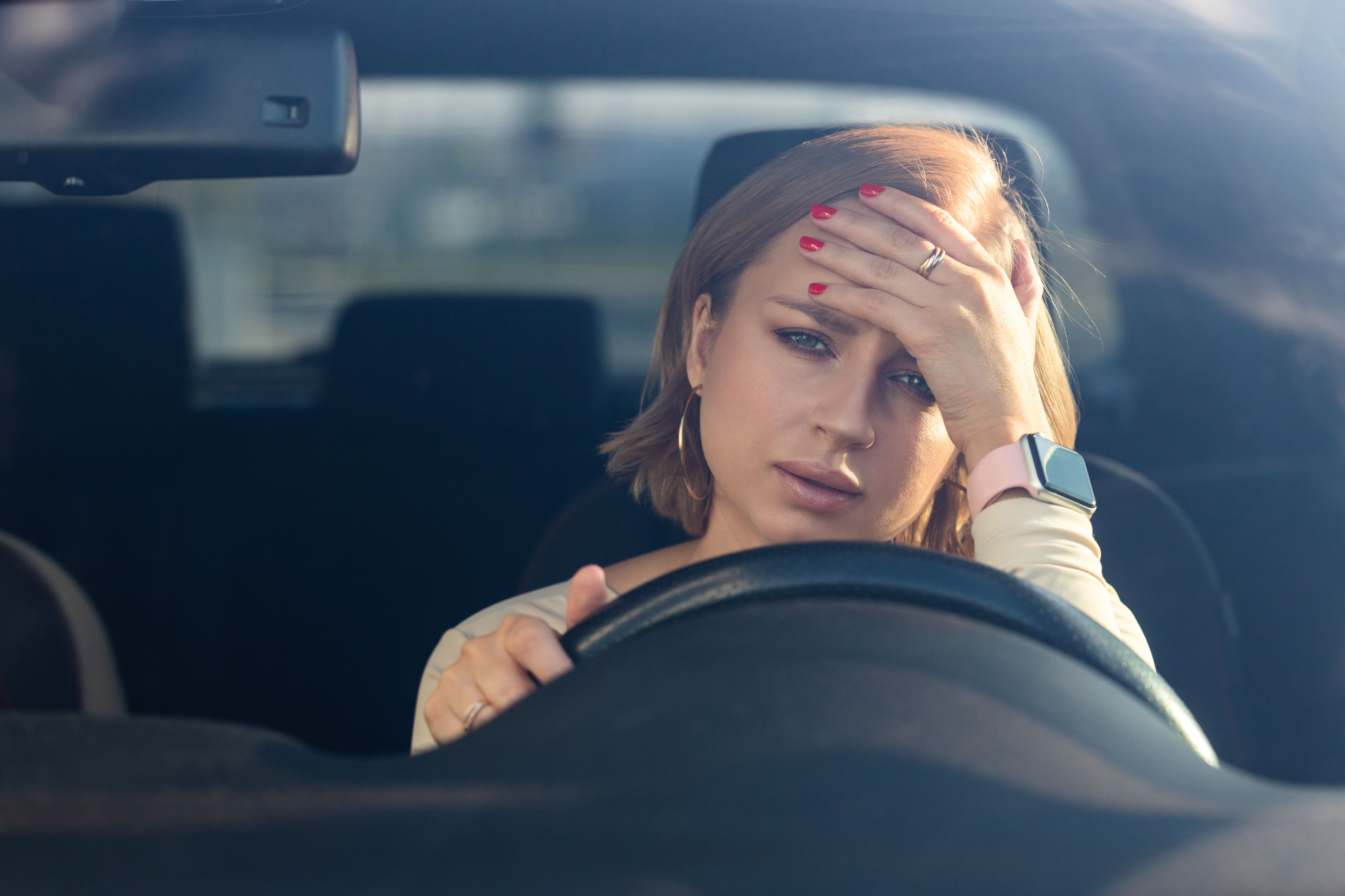 Sister Lies About Road Trip Plans, Then Cries To The Whole Family When Her Sister Leaves