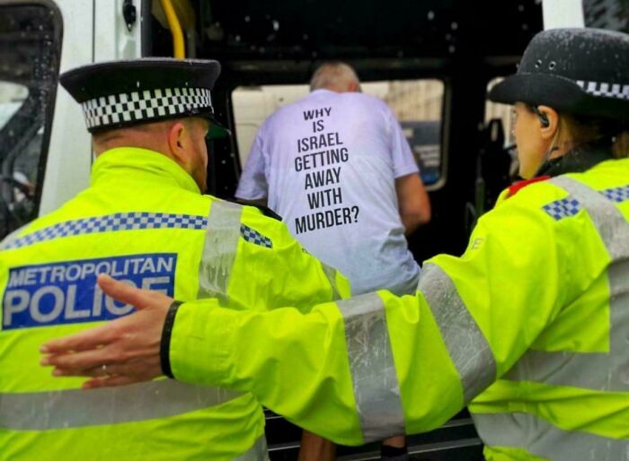 These 50 Pics Show How Dystopic Our Society Already Is, And It&#8217;s Terrifying (New Pics)