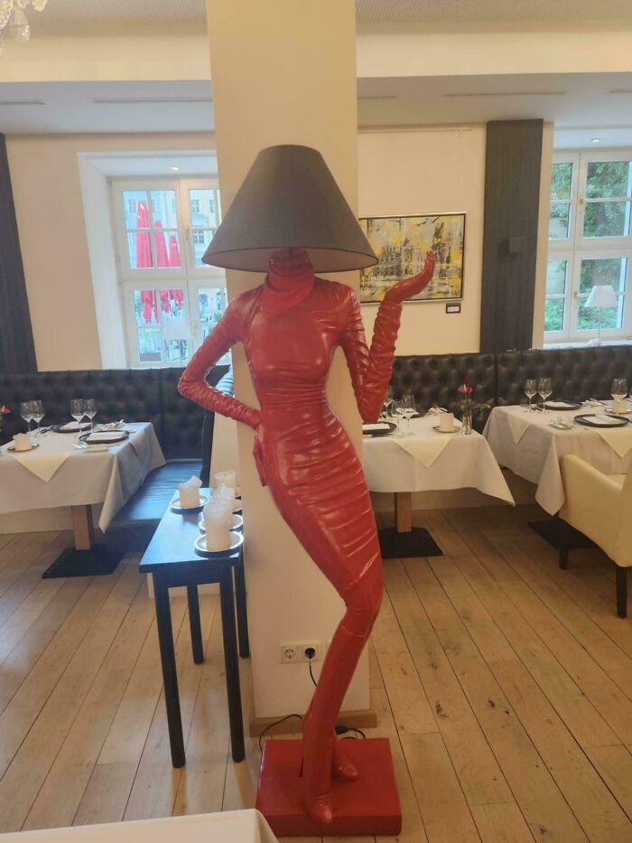 94 Of The Funniest Examples Of Awful Taste But Great Execution (New Pics)