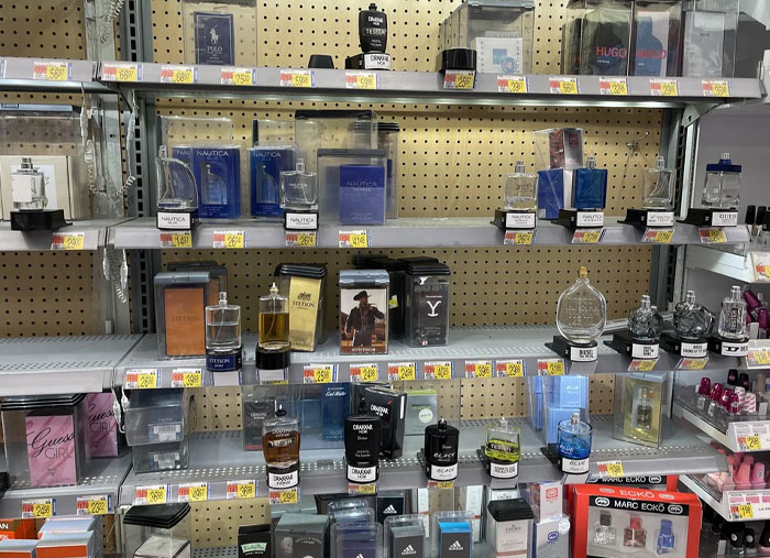 75 Wild Times Walmart Employees Went To Work And Left Thinking “I Don’t Get Paid Enough For This”