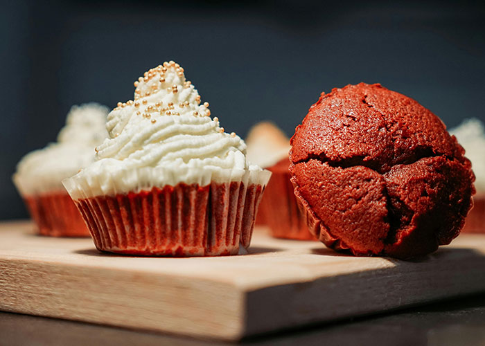 Intern Ends Up Hospitalized After Coworker Brings Cupcakes: &#8220;Kept Trying To Get Me To Eat&#8221;
