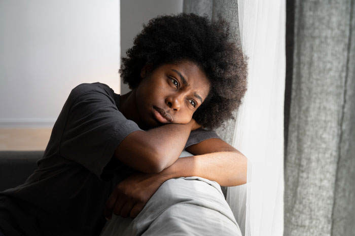 Mom Tells Son’s Black Girlfriend She Doesn’t Need To Change Her Hair For Him, Son Explodes