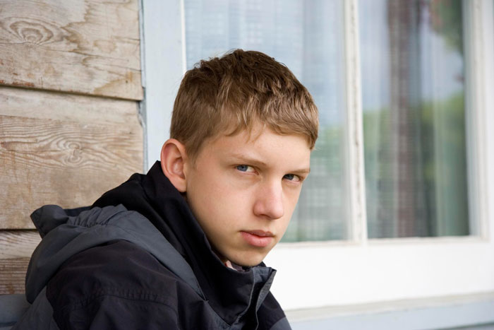 Mom Tells Son’s Black Girlfriend She Doesn’t Need To Change Her Hair For Him, Son Explodes
