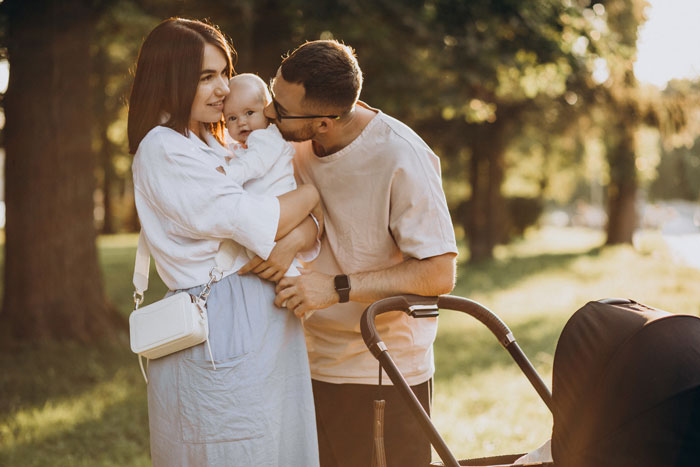 Man Won&#8217;t Let His Parents Help With Baby, But Allows In-Laws, Netizens Are Absolutely Divided