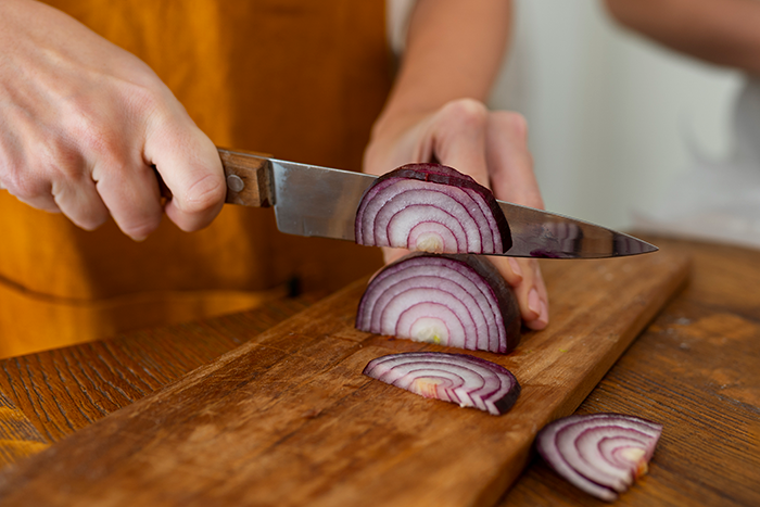 Sly MIL Unnecessarily Adds Onions To Every Dish Despite Son Telling Her Fiancé Has Severe Allergy