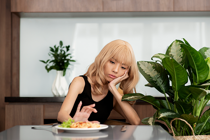 Sly MIL Unnecessarily Adds Onions To Every Dish Despite Son Telling Her Fiancé Has Severe Allergy