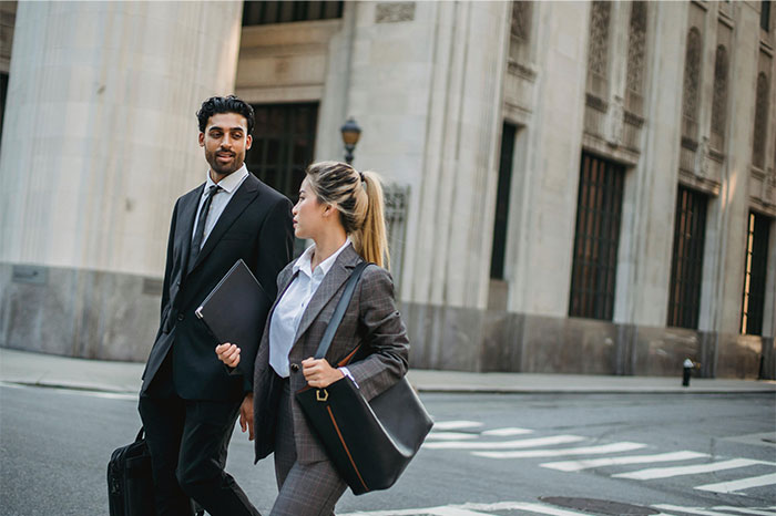 82 Of The Most Useful Tips And Tricks From People That Are &#8220;Street Smart&#8221;