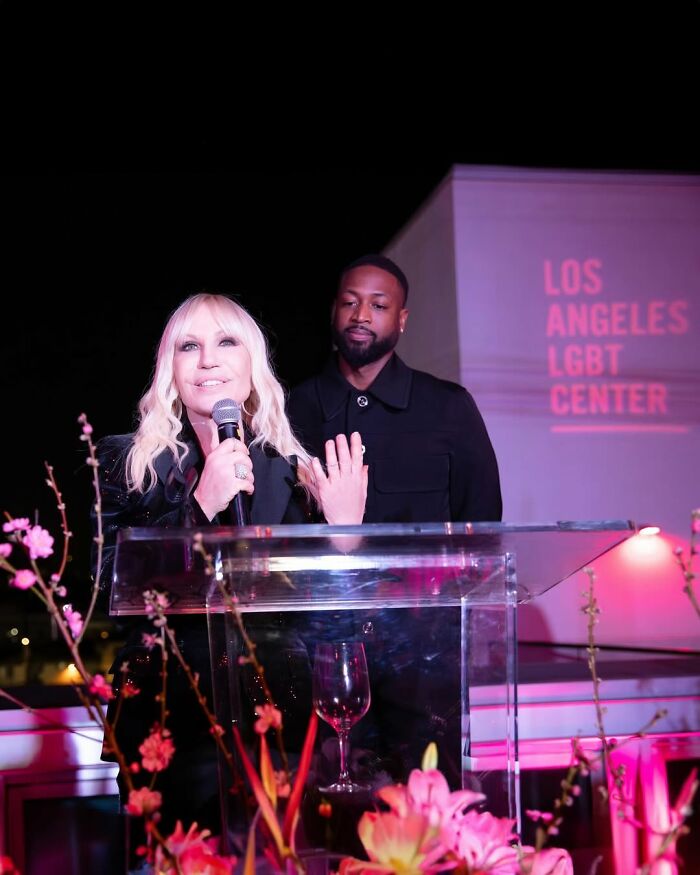 Donatella Versace&#8217;s Stunning Transformation Shocks Fans Who Say &#8220;She Looks 15 Years Younger&#8221;
