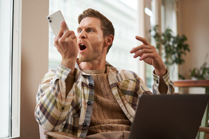 Brother Swaps Wife And Kids For New Flame, Freaks Out Over A Few Pics Of His Ex At Sister’s BBQ