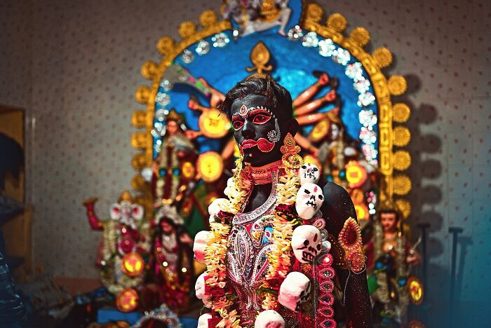 65 Dynamic Street Photography Shots Capturing India’s Heartbeat By Sammya Brata Mullick