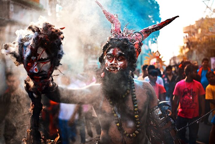 65 Dynamic Street Photography Shots Capturing India’s Heartbeat By Sammya Brata Mullick