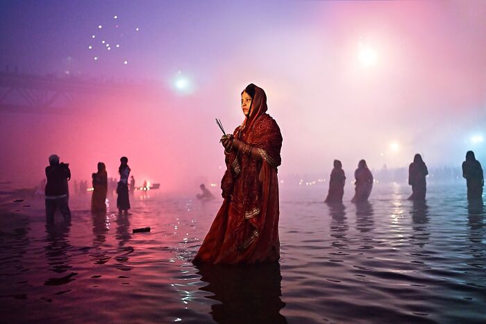 65 Dynamic Street Photography Shots Capturing India’s Heartbeat By Sammya Brata Mullick