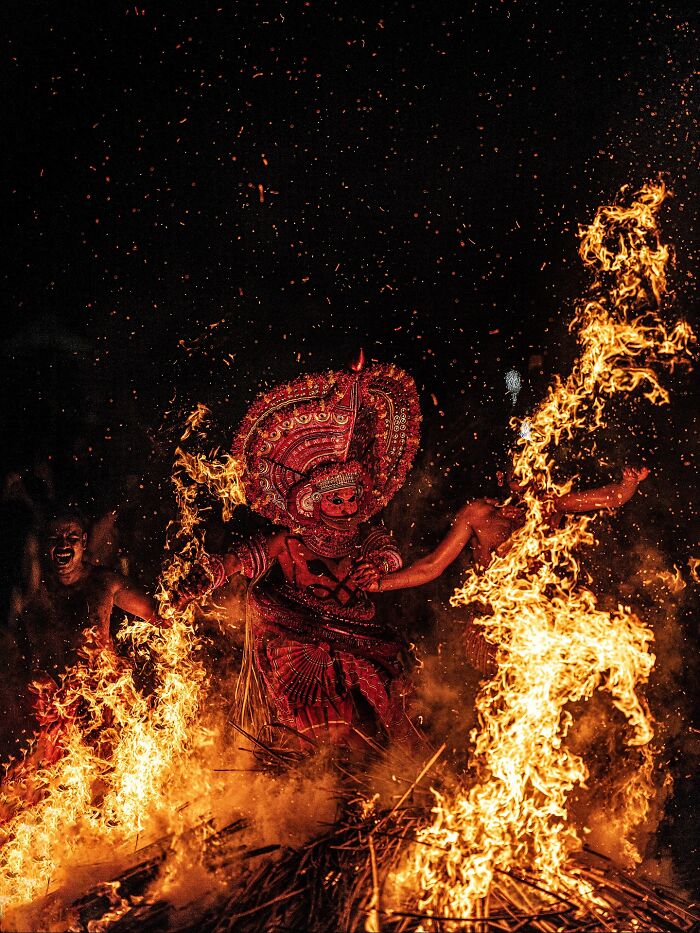 65 Dynamic Street Photography Shots Capturing India’s Heartbeat By Sammya Brata Mullick