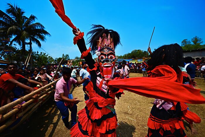 65 Dynamic Street Photography Shots Capturing India’s Heartbeat By Sammya Brata Mullick