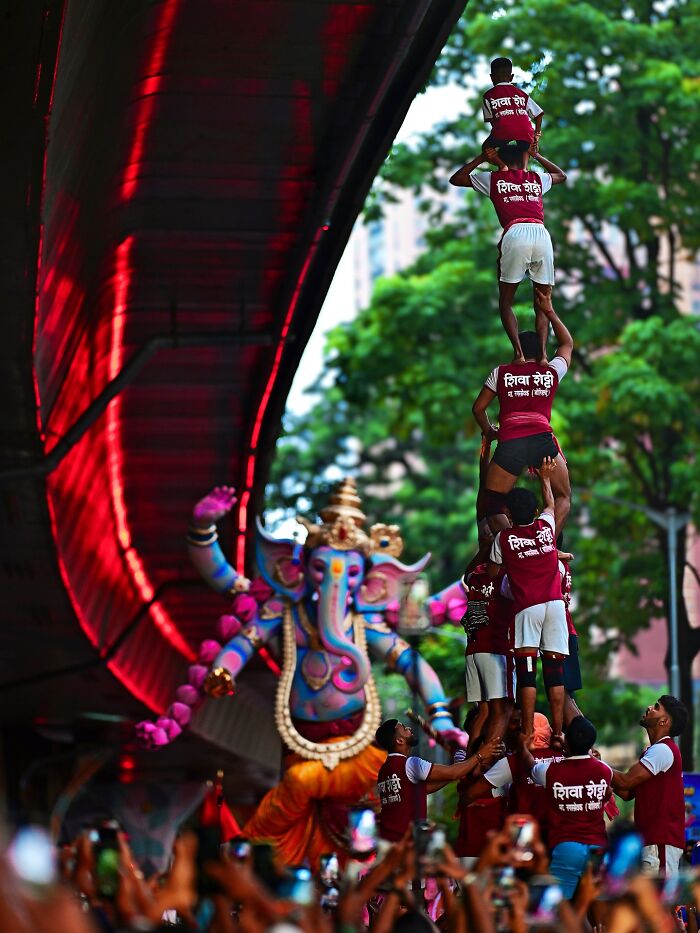 65 Dynamic Street Photography Shots Capturing India’s Heartbeat By Sammya Brata Mullick