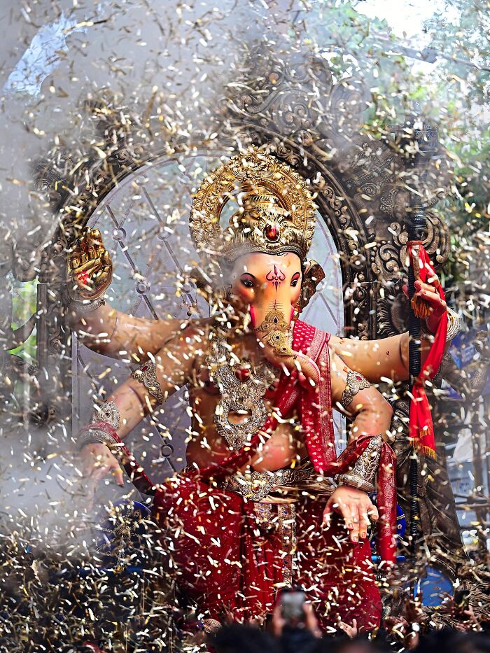 65 Dynamic Street Photography Shots Capturing India’s Heartbeat By Sammya Brata Mullick