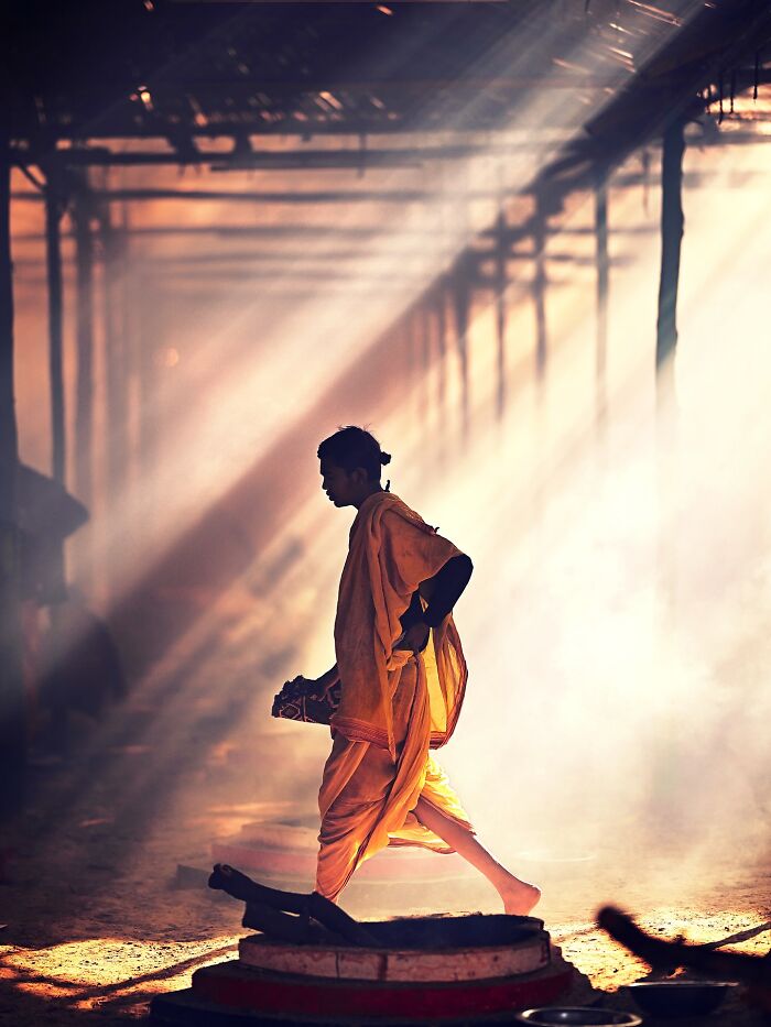 65 Dynamic Street Photography Shots Capturing India’s Heartbeat By Sammya Brata Mullick