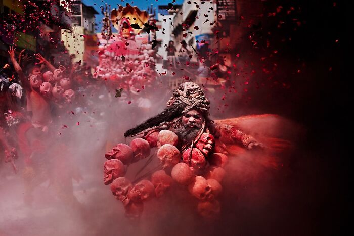 65 Dynamic Street Photography Shots Capturing India’s Heartbeat By Sammya Brata Mullick