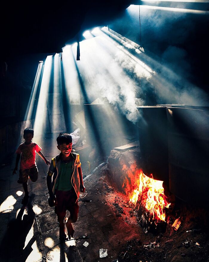 65 Dynamic Street Photography Shots Capturing India’s Heartbeat By Sammya Brata Mullick