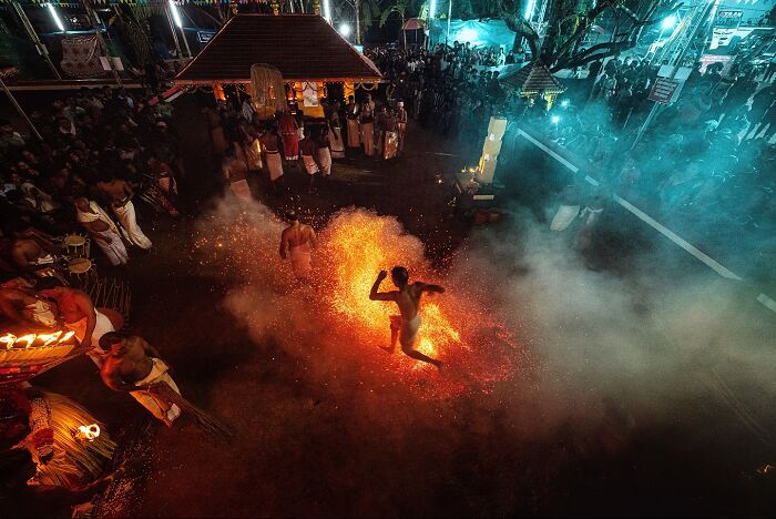 65 Dynamic Street Photography Shots Capturing India’s Heartbeat By Sammya Brata Mullick