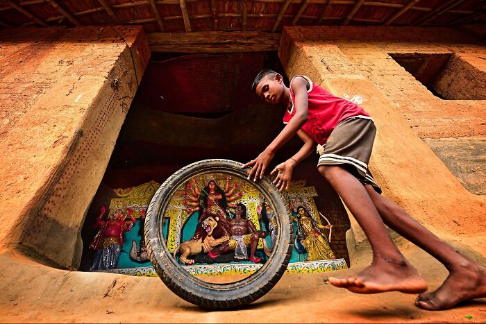 65 Dynamic Street Photography Shots Capturing India’s Heartbeat By Sammya Brata Mullick