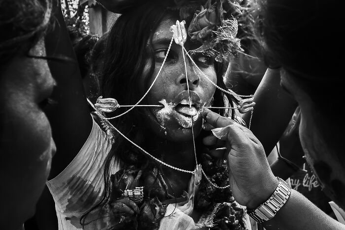30 Street Moments I’ve Captured That Show Life As It Happens
