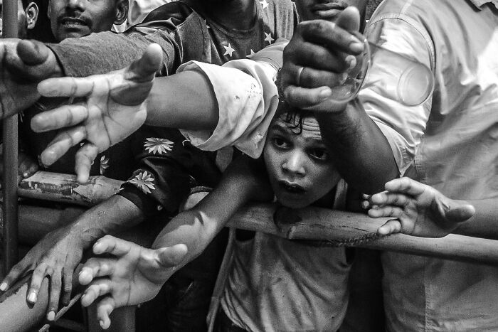 30 Street Moments I’ve Captured That Show Life As It Happens